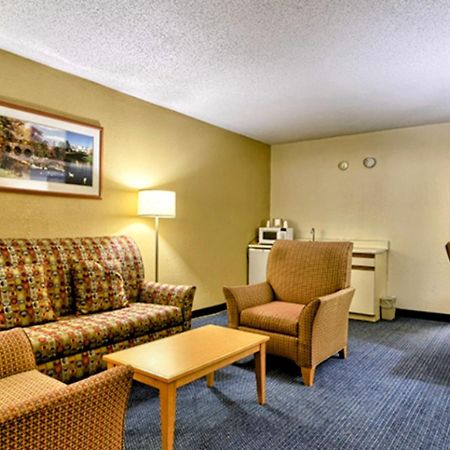 Katahdin Inn & Suites Millinocket Eksteriør bilde