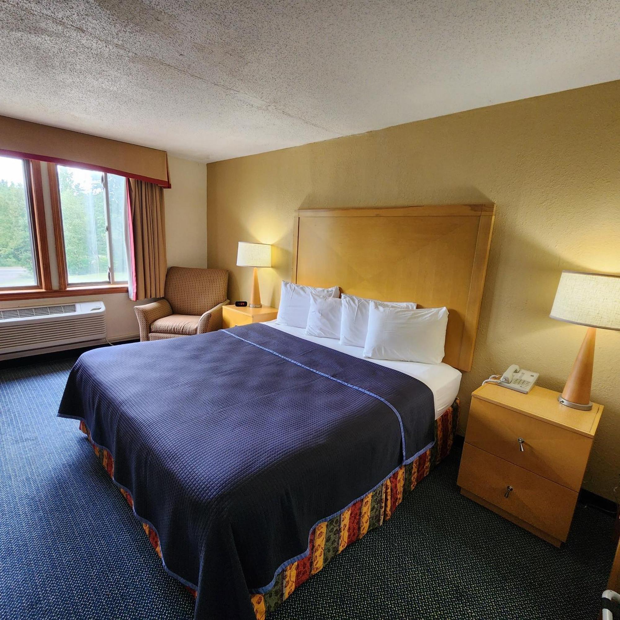Katahdin Inn & Suites Millinocket Eksteriør bilde