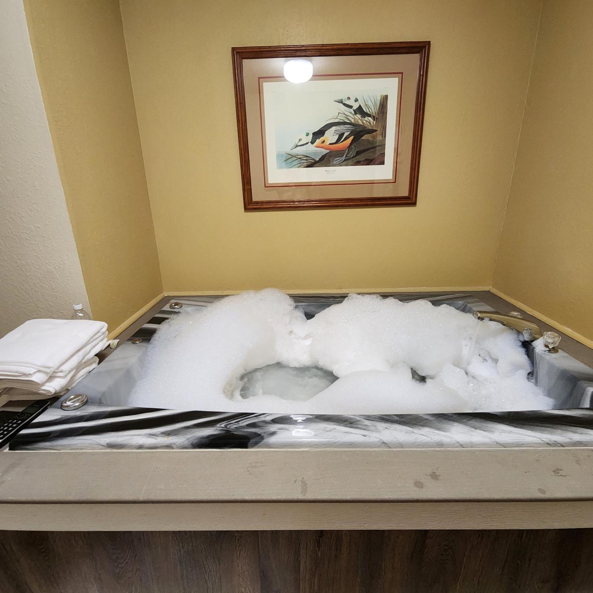 Katahdin Inn & Suites Millinocket Eksteriør bilde