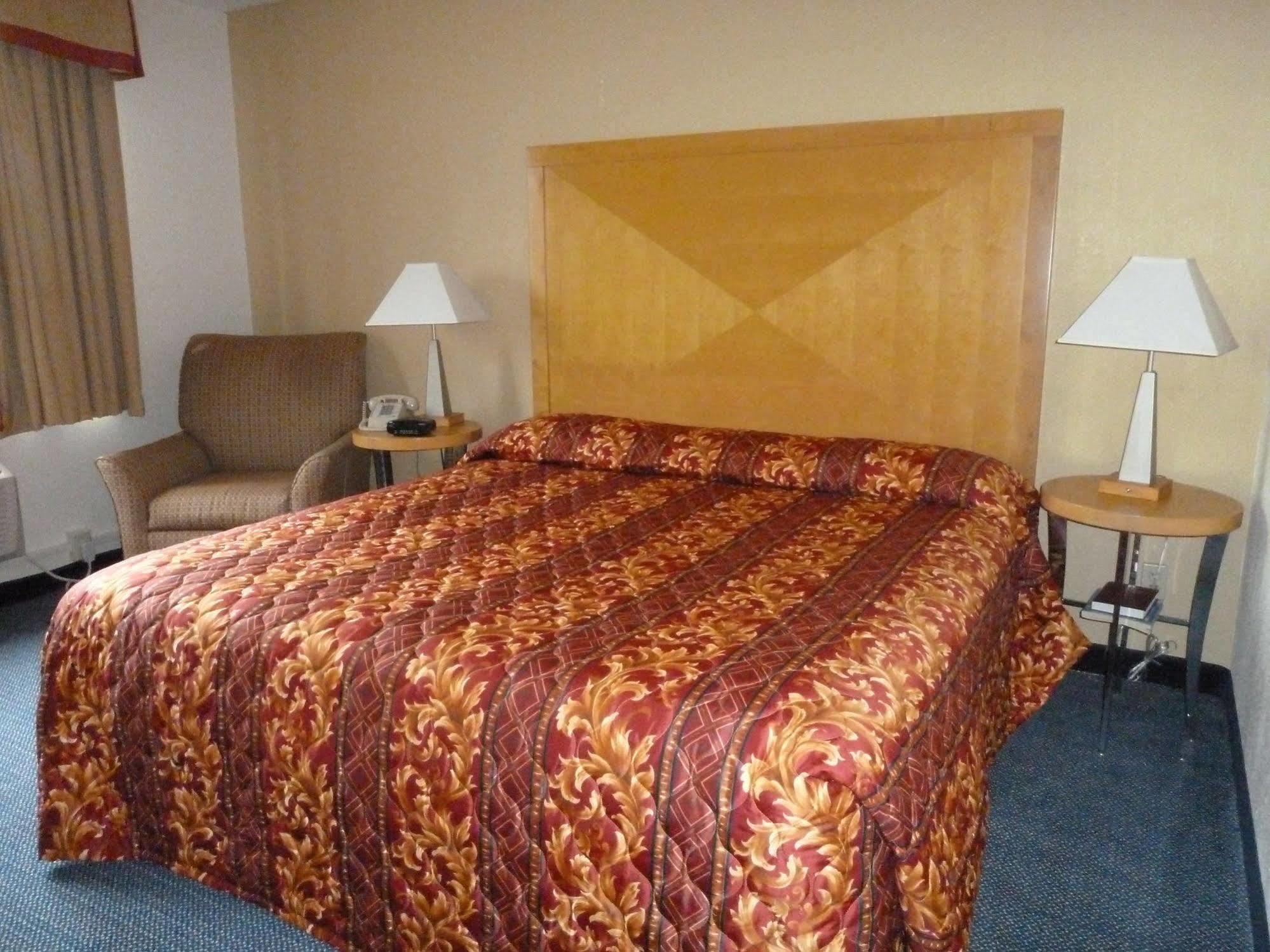 Katahdin Inn & Suites Millinocket Eksteriør bilde