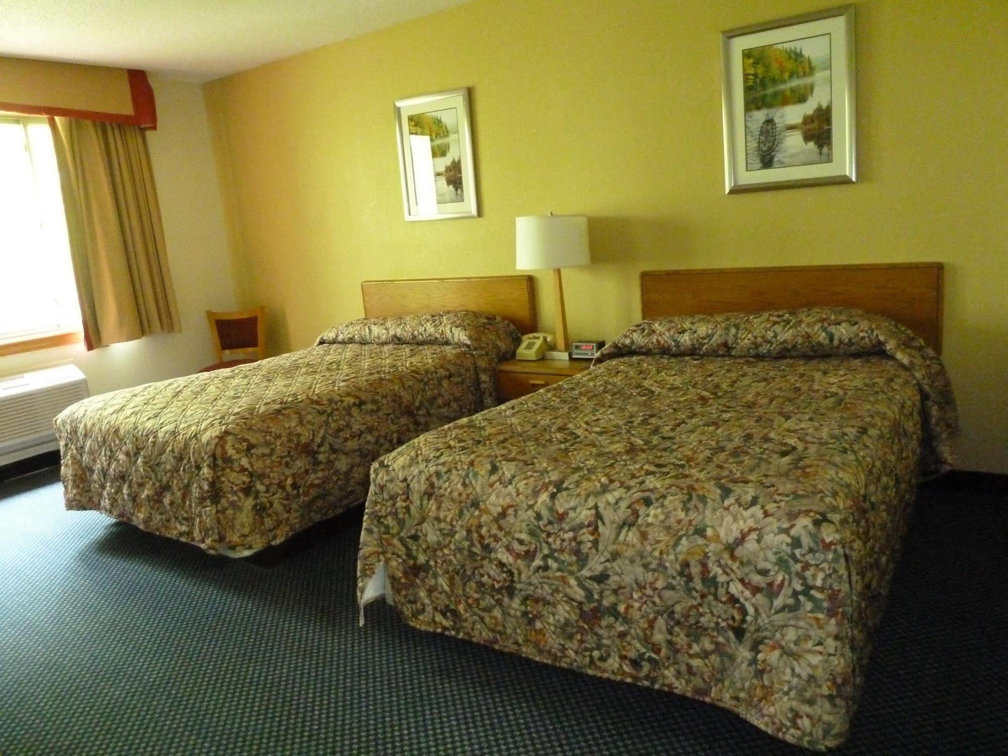 Katahdin Inn & Suites Millinocket Eksteriør bilde